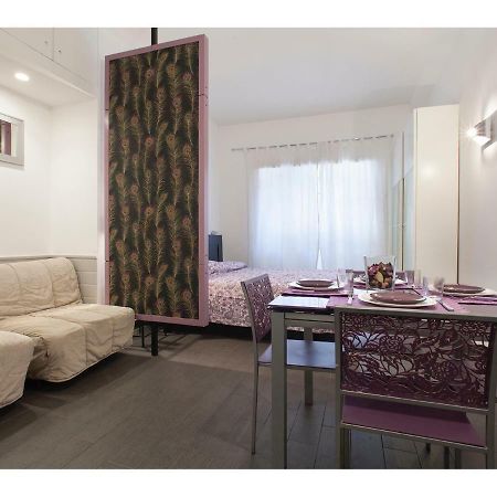 My Purple Apartment In The Center Of Rom Eksteriør billede